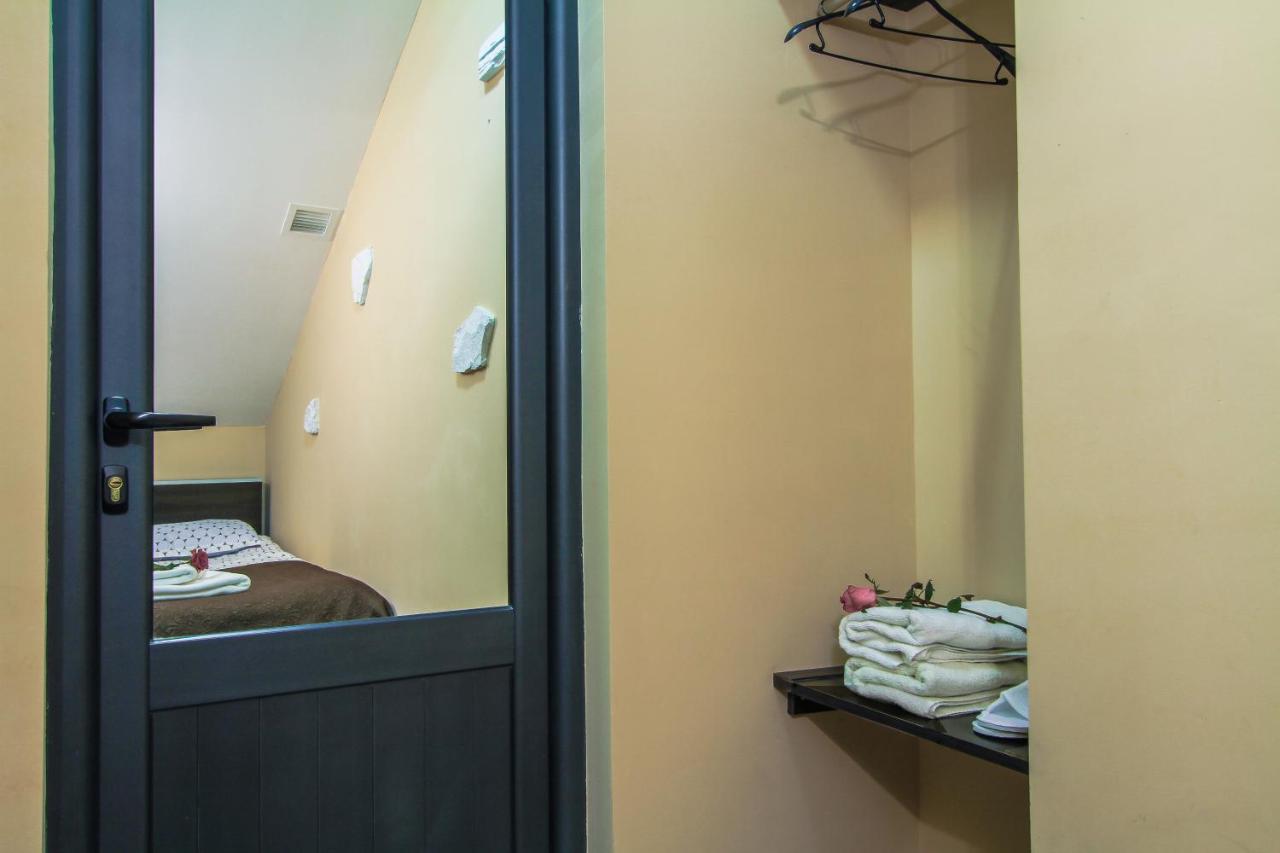 Retro Hostel & Tours Yerevan Exterior photo