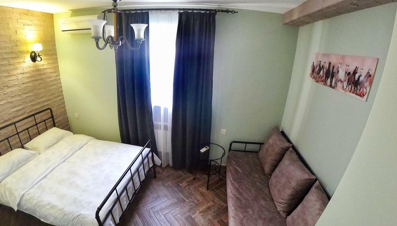 Retro Hostel & Tours Yerevan Exterior photo