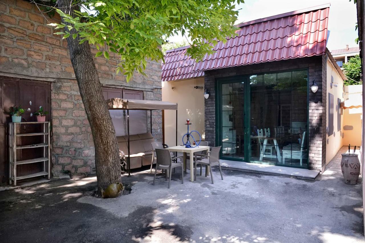 Retro Hostel & Tours Yerevan Exterior photo